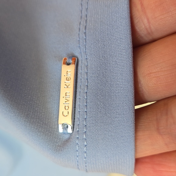 CALVIN KLEIN Pleated Top - Picture 5 of 7